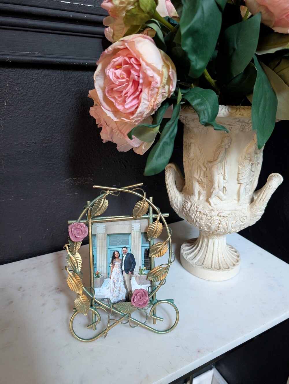 Vintage Metal Rose Detail Gold Green Stand Alone Photo Frame 9" x 6"